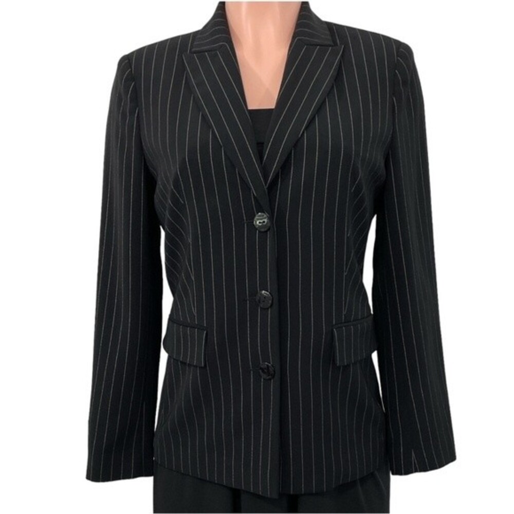 Vien‎ Black and White Pinstriped Blazer Size 2